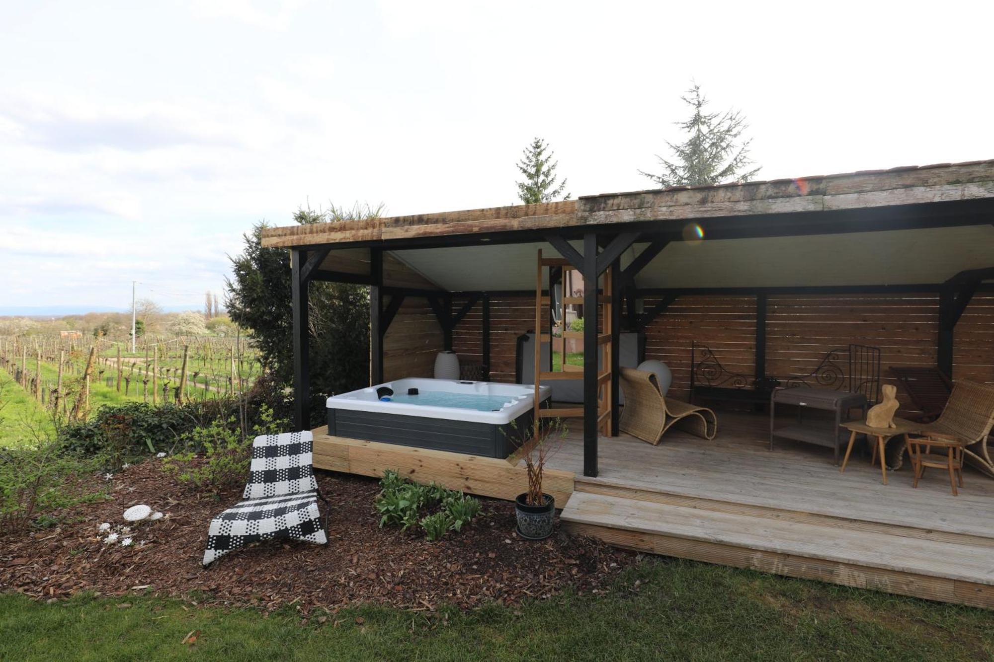 Bed and Breakfast LA TOUR des fées Mittelbergheim Esterno foto